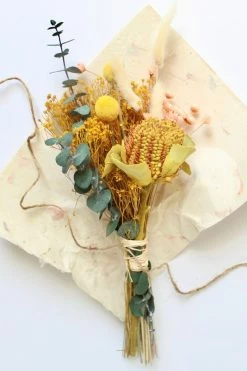 Flash Sale ???? Roxanne's Dried Flowers The Botanist Bouquet Multi ✔️